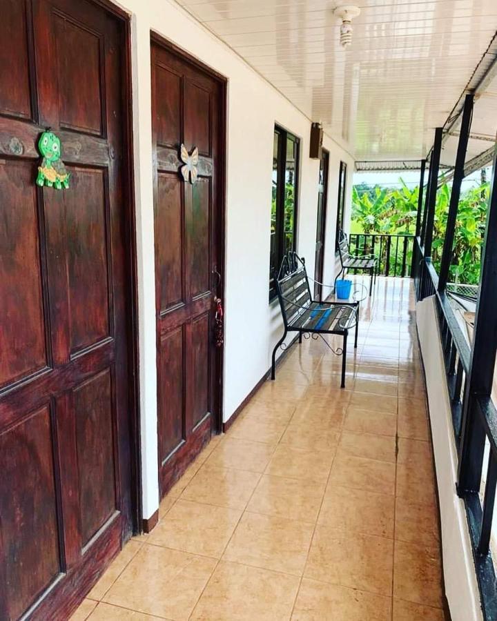 Cabinas Playa Bandera Parrita Exterior photo